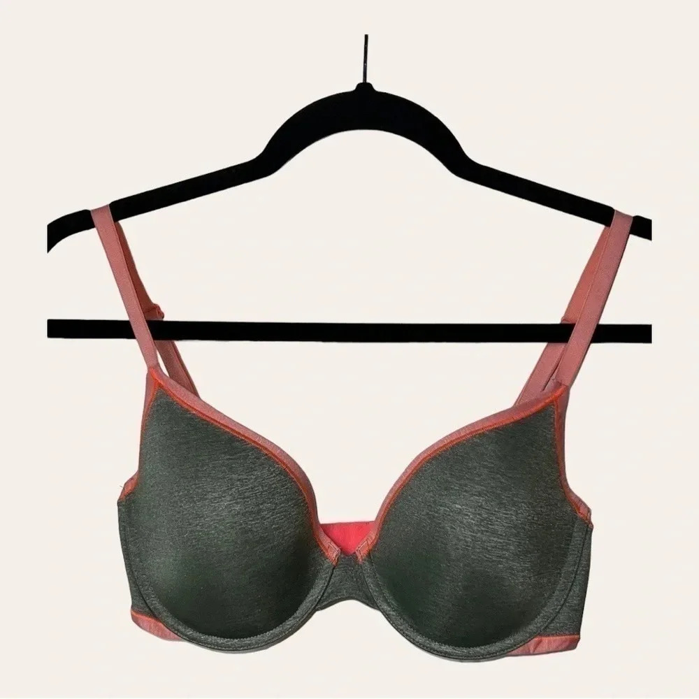 0345. VICTORIA’S SECRET PADDED UNDERWIRE‎ LINED DEMI BRA SIZE 34D